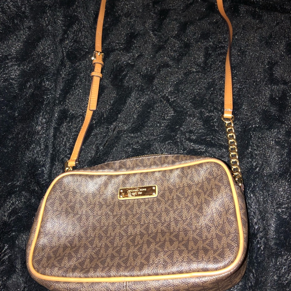 Michael kors crossbody purse
